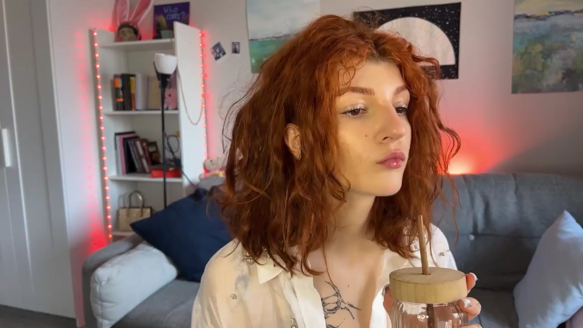 Gallery image thumbnail from BellaCute's myfreecams stream on, 04/10/2024, 07:03 image 16 of 20