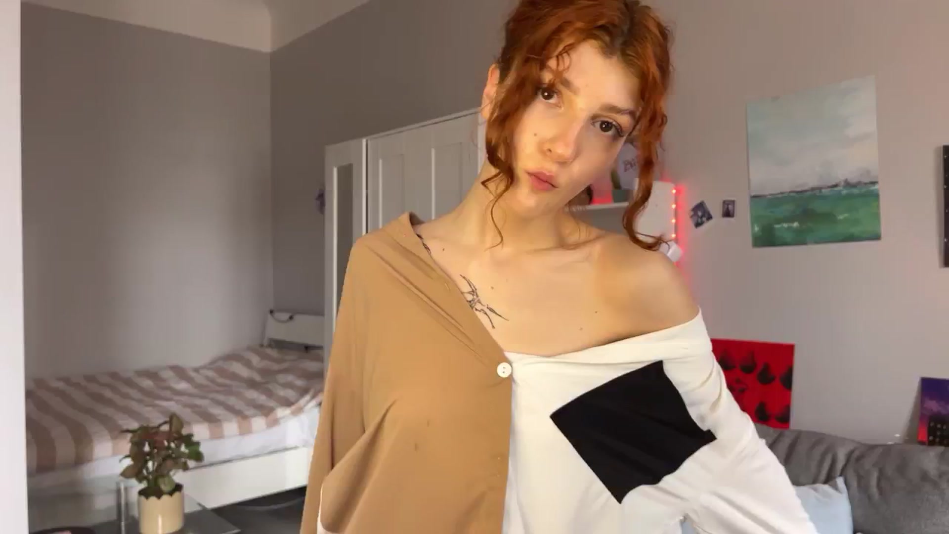 Gallery image thumbnail from BellaCute__'s myfreecams stream on, 04/23/2024, 08:20 image 15 of 20