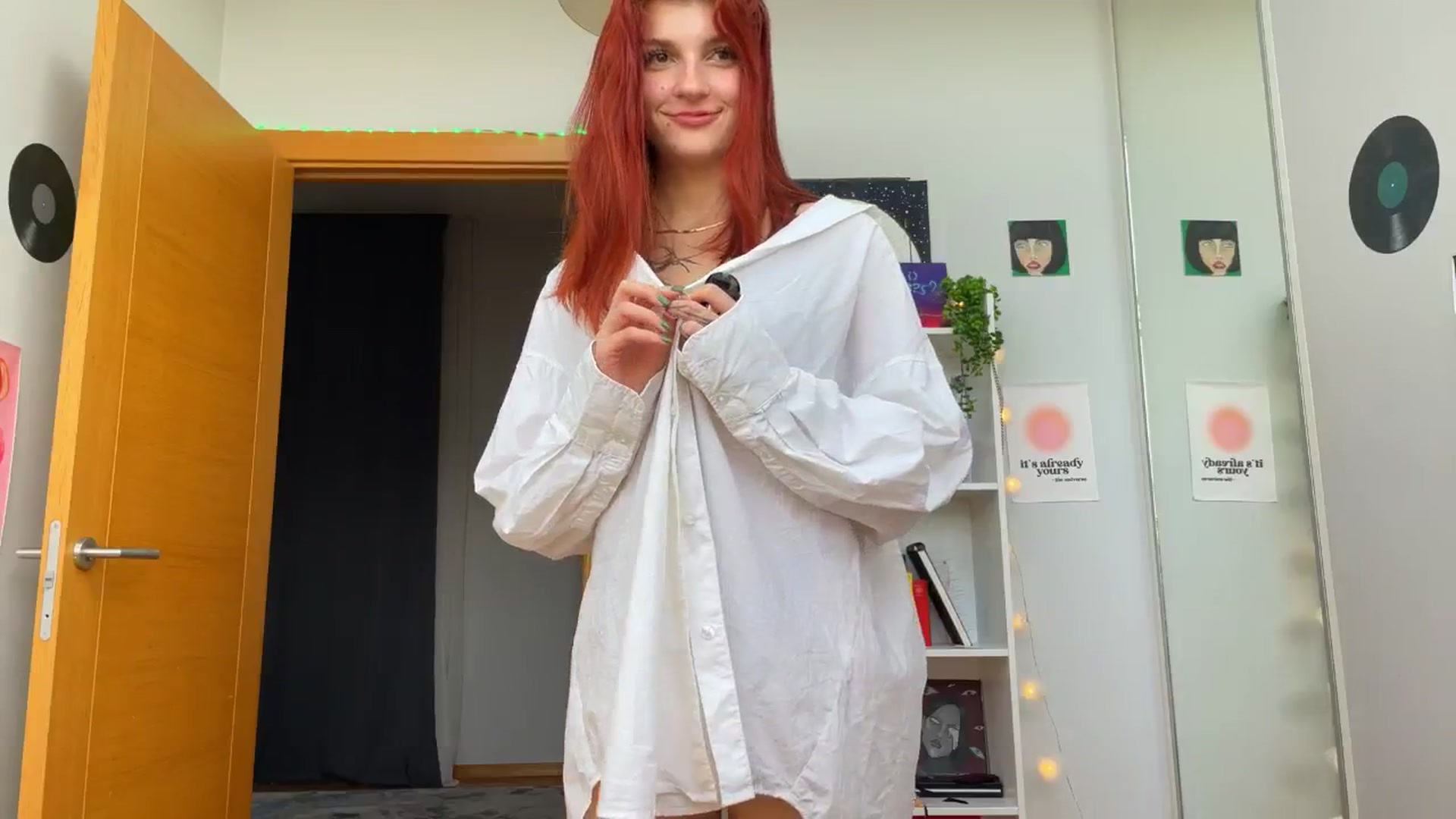 Gallery image thumbnail from BellaCute__'s myfreecams stream on, 10/13/2024, 10:46 image 10 of 20