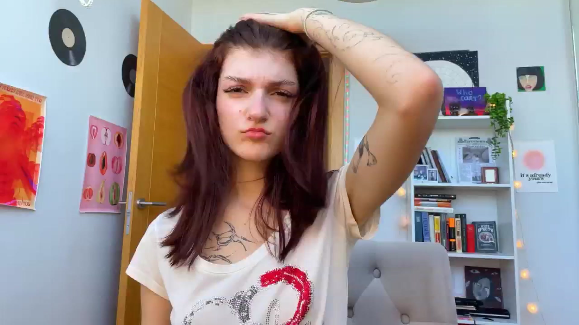 Gallery image thumbnail from BellaCute__'s myfreecams stream on, 10/18/2024, 10:09 image 18 of 20