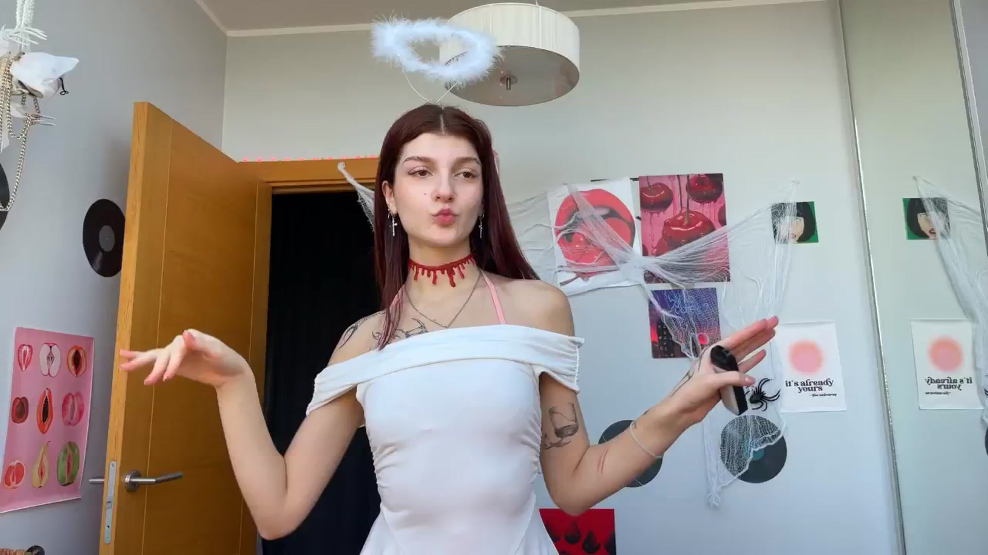 Gallery image thumbnail from BellaCute__'s myfreecams stream on, 10/28/2024, 07:28 image 14 of 20
