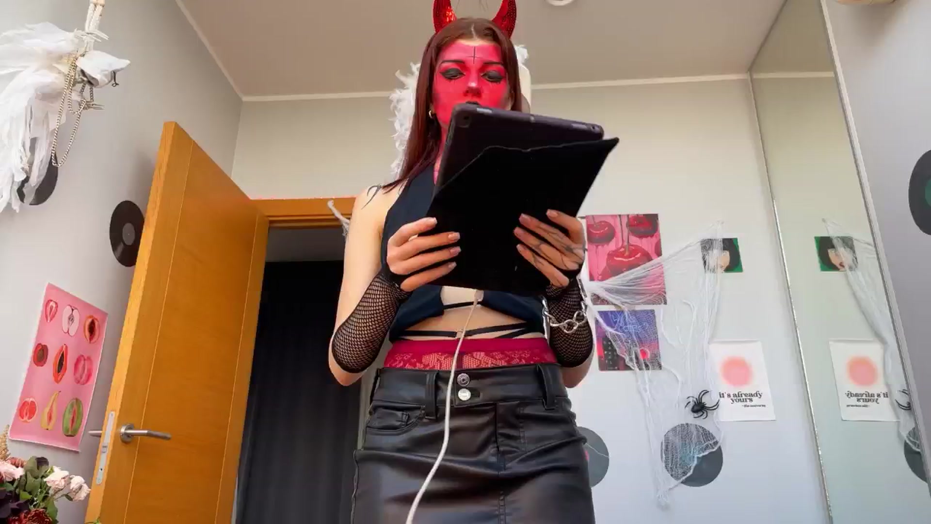 Gallery image thumbnail from BellaCute__'s myfreecams stream on, 10/29/2024, 07:21 image 12 of 20