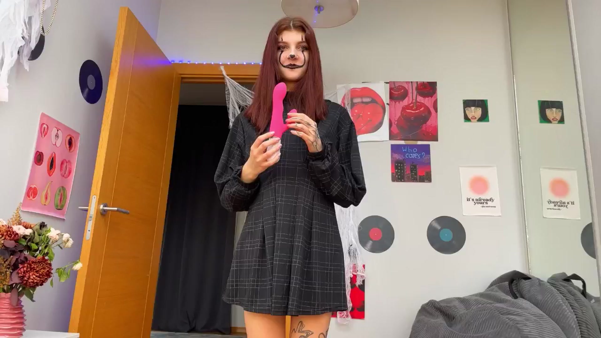 Gallery image thumbnail from BellaCute__'s myfreecams stream on, 10/30/2024, 08:43 image 17 of 20