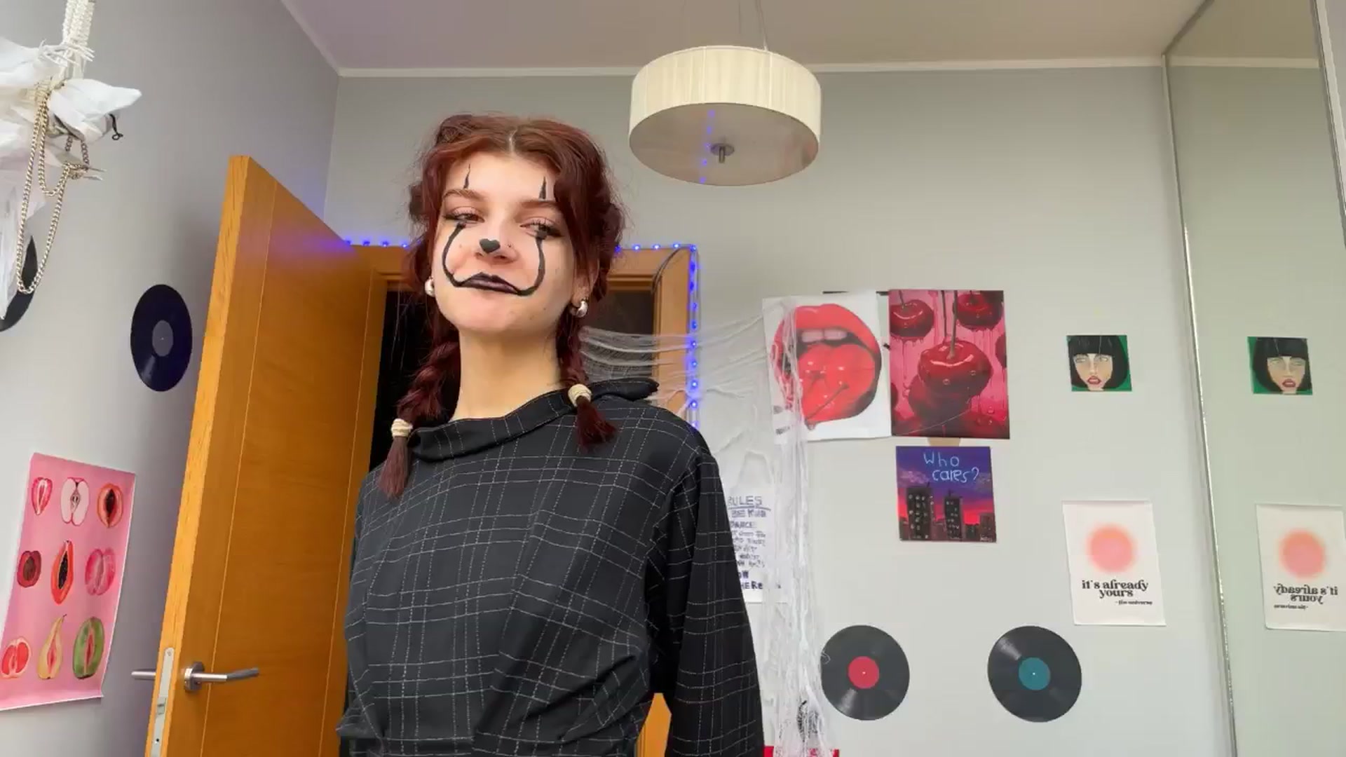Gallery image thumbnail from BellaCute__'s myfreecams stream on, 10/30/2024, 08:43 image 12 of 20