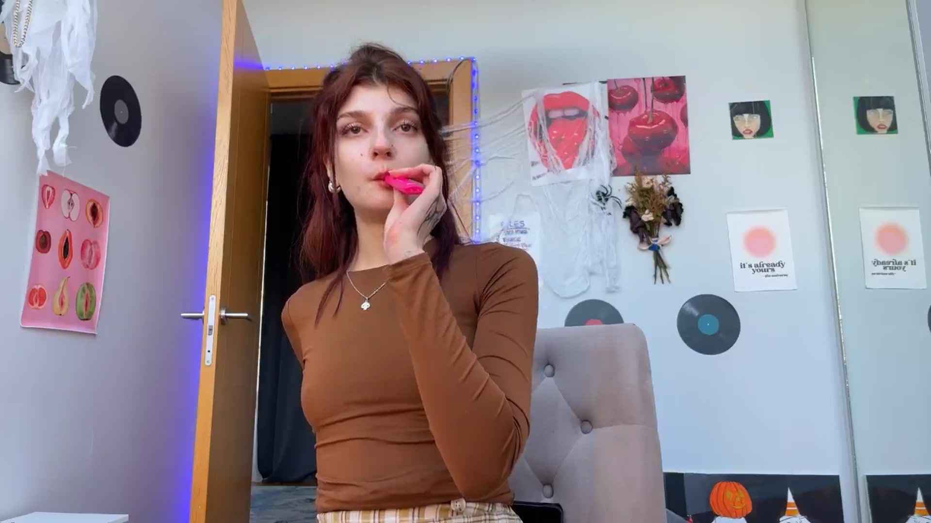 Gallery image thumbnail from BellaCute__'s myfreecams stream on, 11/04/2024, 08:35 image 12 of 20