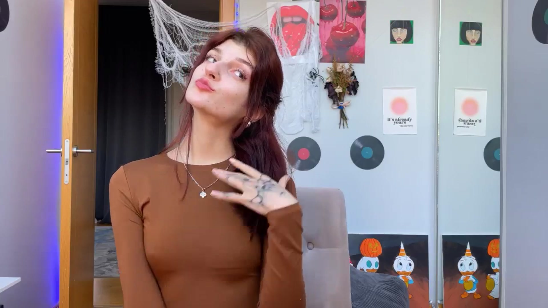 Gallery image thumbnail from BellaCute__'s myfreecams stream on, 11/04/2024, 08:35 image 16 of 20
