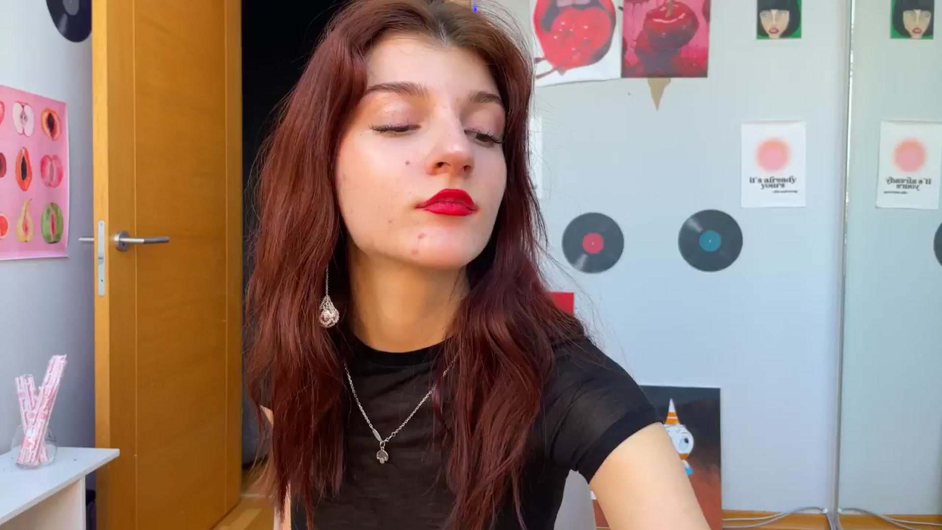 Gallery image thumbnail from BellaCute__'s myfreecams stream on, 11/15/2024, 08:51 image 12 of 20