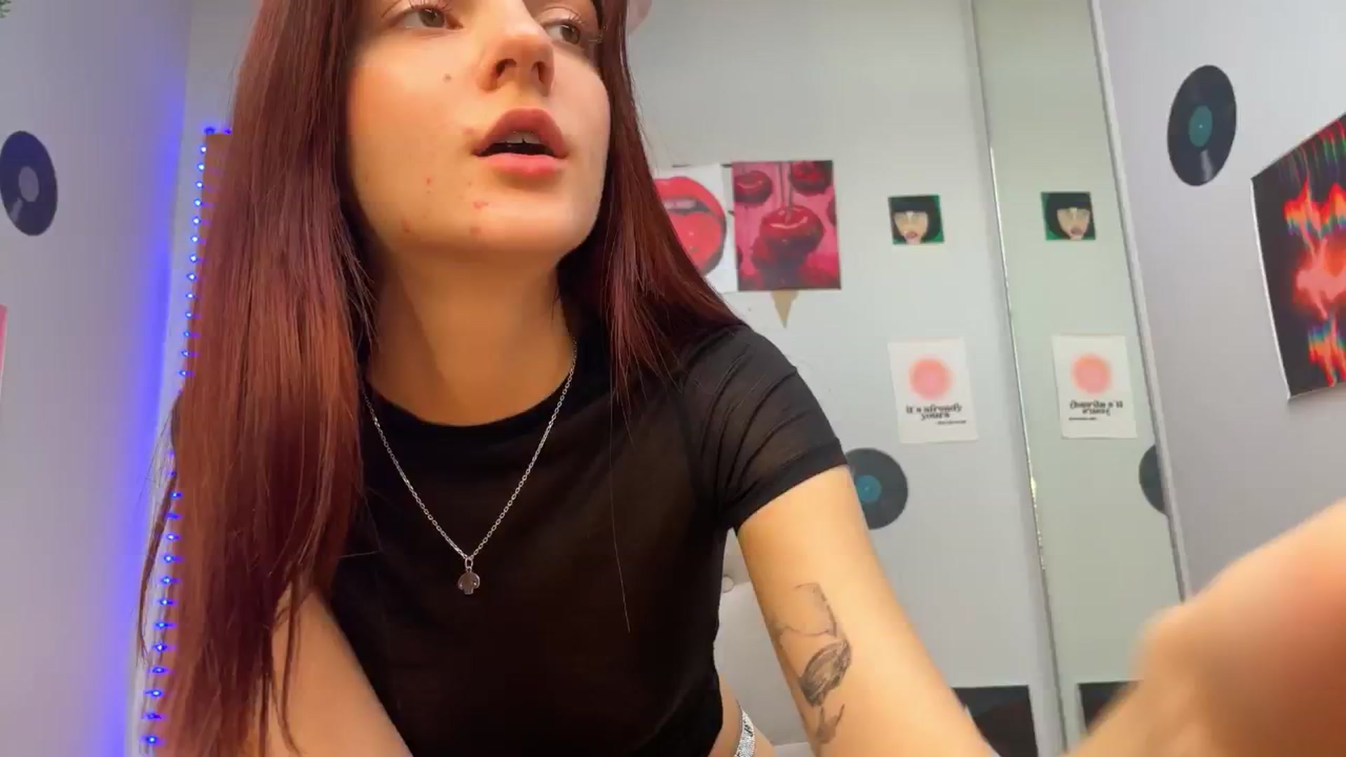Gallery image thumbnail from BellaCute__'s myfreecams stream on, 11/18/2024, 12:08 image 10 of 20