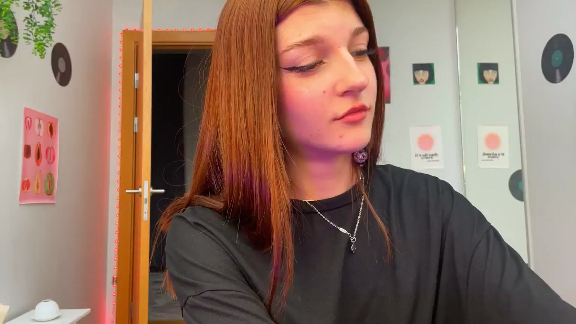 Gallery image thumbnail from BellaCute__'s myfreecams stream on, 11/25/2024, 08:31 image 12 of 20