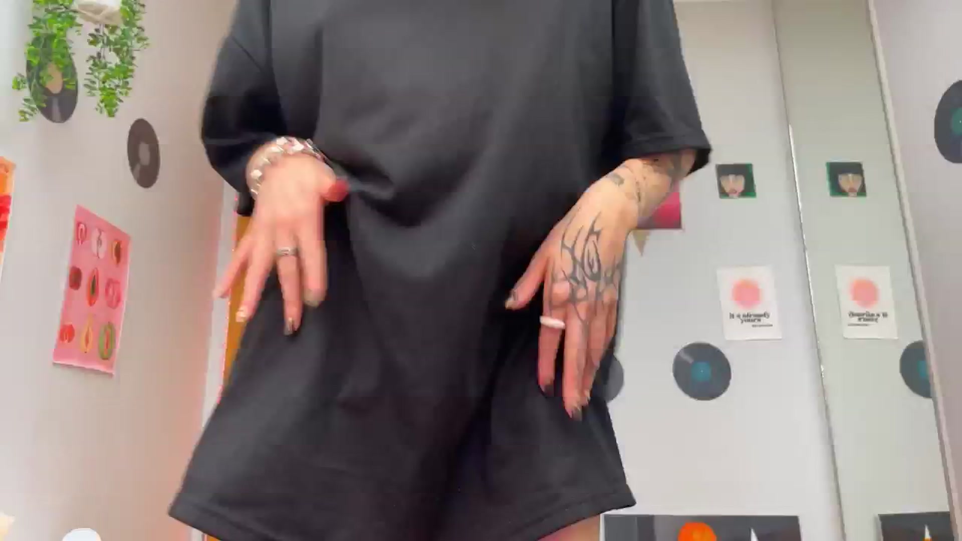 Gallery image thumbnail from BellaCute__'s myfreecams stream on, 11/25/2024, 08:31 image 18 of 20