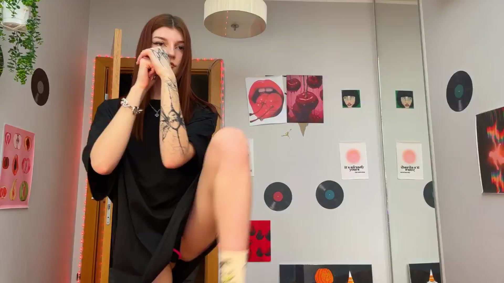 Gallery image thumbnail from BellaCute__'s myfreecams stream on, 11/25/2024, 08:31 image 8 of 20