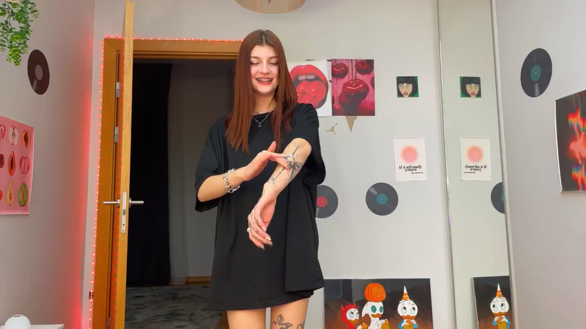 Gallery image thumbnail from BellaCute__'s myfreecams stream on, 11/25/2024, 08:31 image 2 of 20