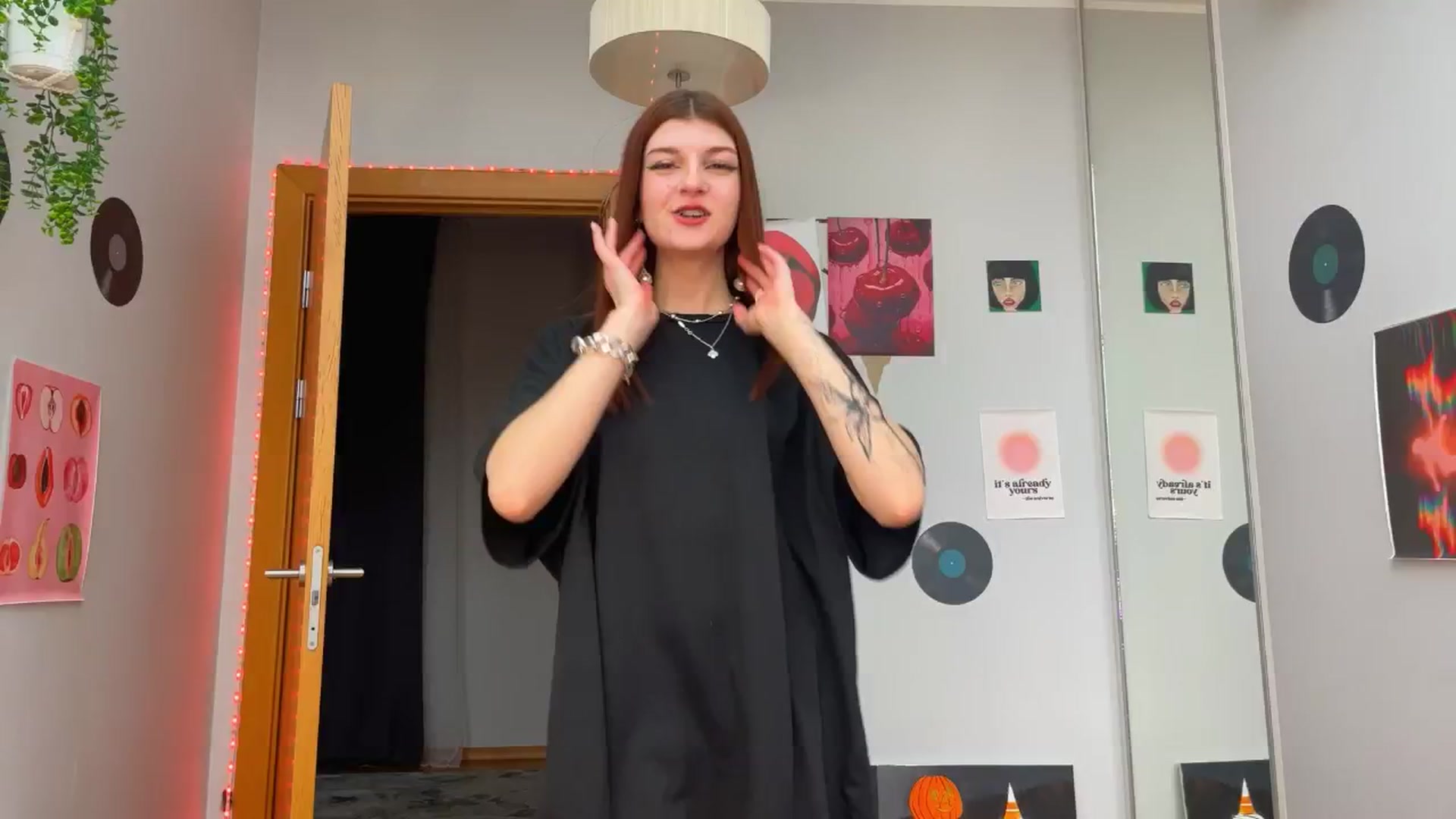 Gallery image thumbnail from BellaCute__'s myfreecams stream on, 11/25/2024, 08:31 image 7 of 20