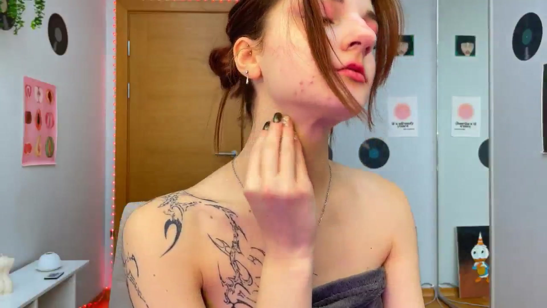 Gallery image thumbnail from BellaCute__'s myfreecams stream on, 11/28/2024, 11:49 image 10 of 20