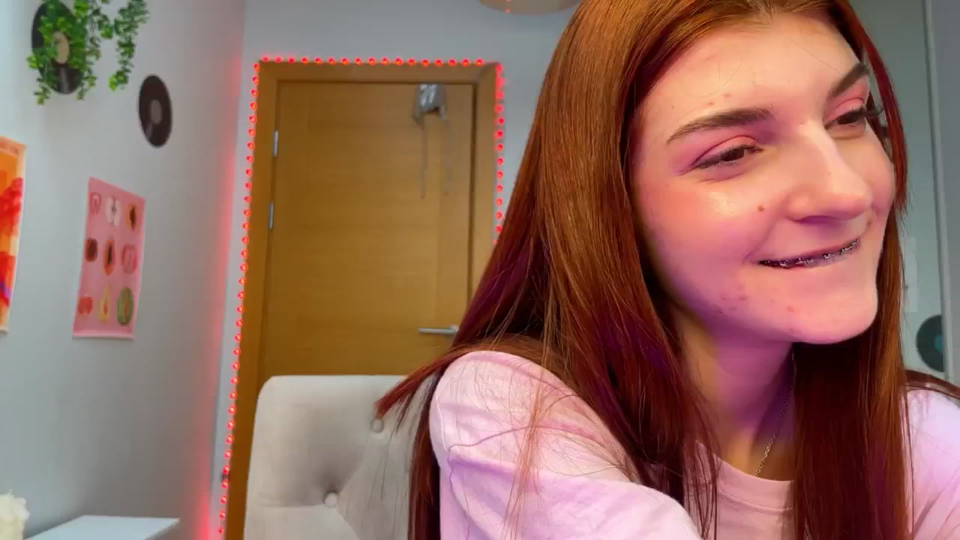 Gallery image thumbnail from BellaCute__'s myfreecams stream on, 12/03/2024, 08:58 image 8 of 20