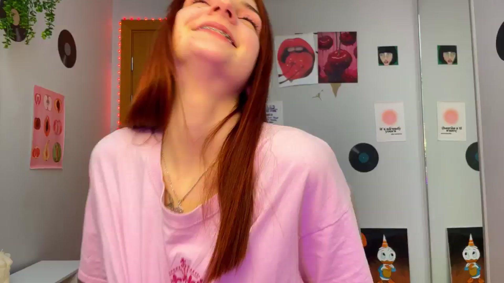 Gallery image thumbnail from BellaCute__'s myfreecams stream on, 12/03/2024, 08:58 image 3 of 20