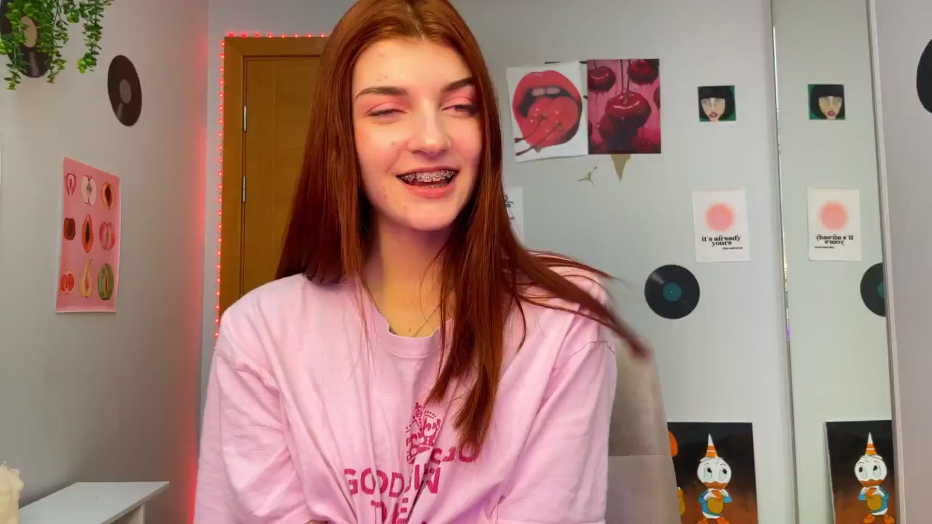 Gallery image thumbnail from BellaCute__'s myfreecams stream on, 12/03/2024, 08:58 image 1 of 20
