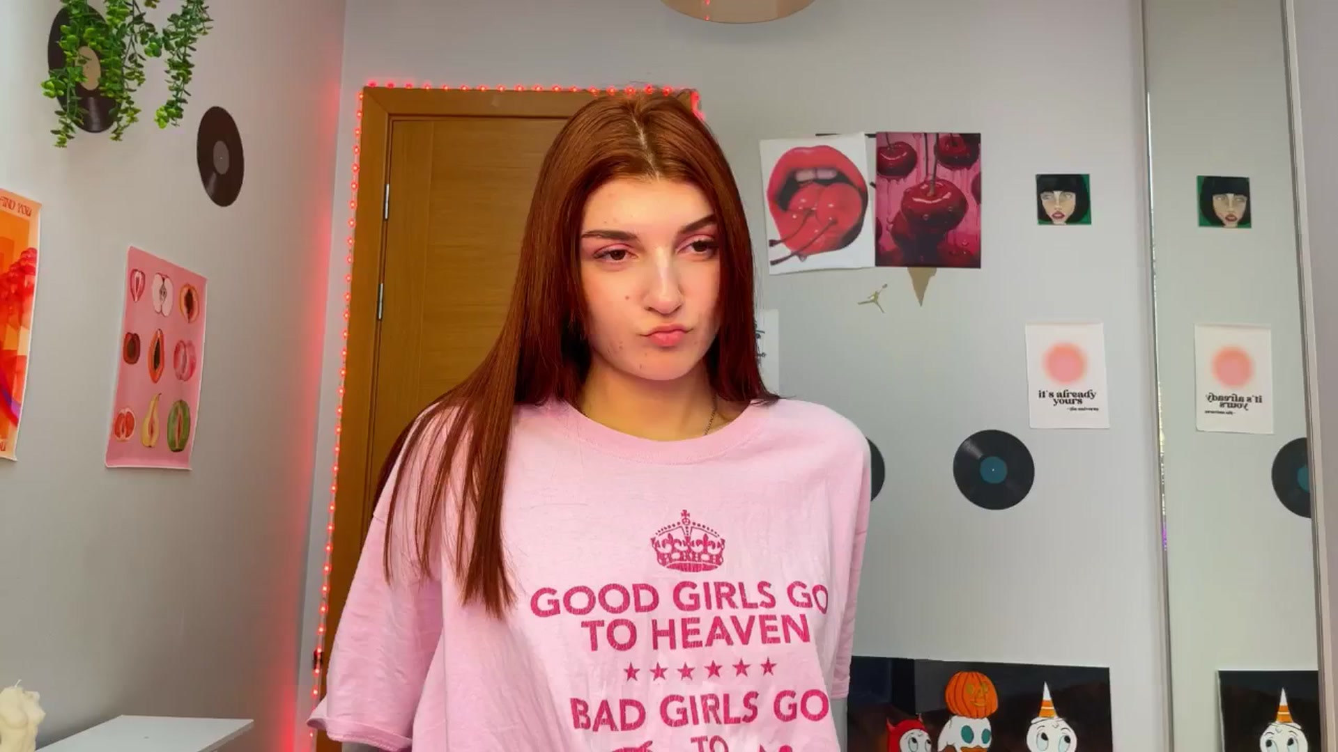 Gallery image thumbnail from BellaCute__'s myfreecams stream on, 12/03/2024, 08:58 image 7 of 20