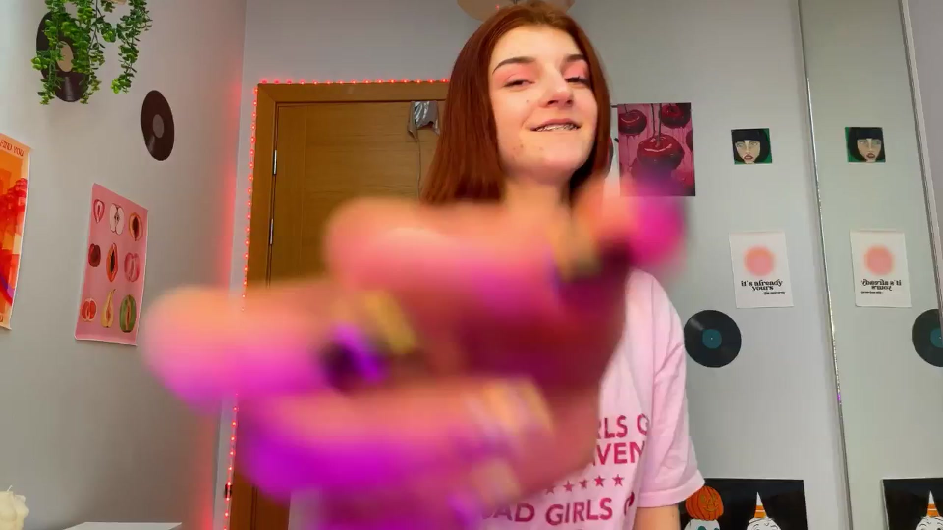 Gallery image thumbnail from BellaCute__'s myfreecams stream on, 12/03/2024, 08:58 image 6 of 20