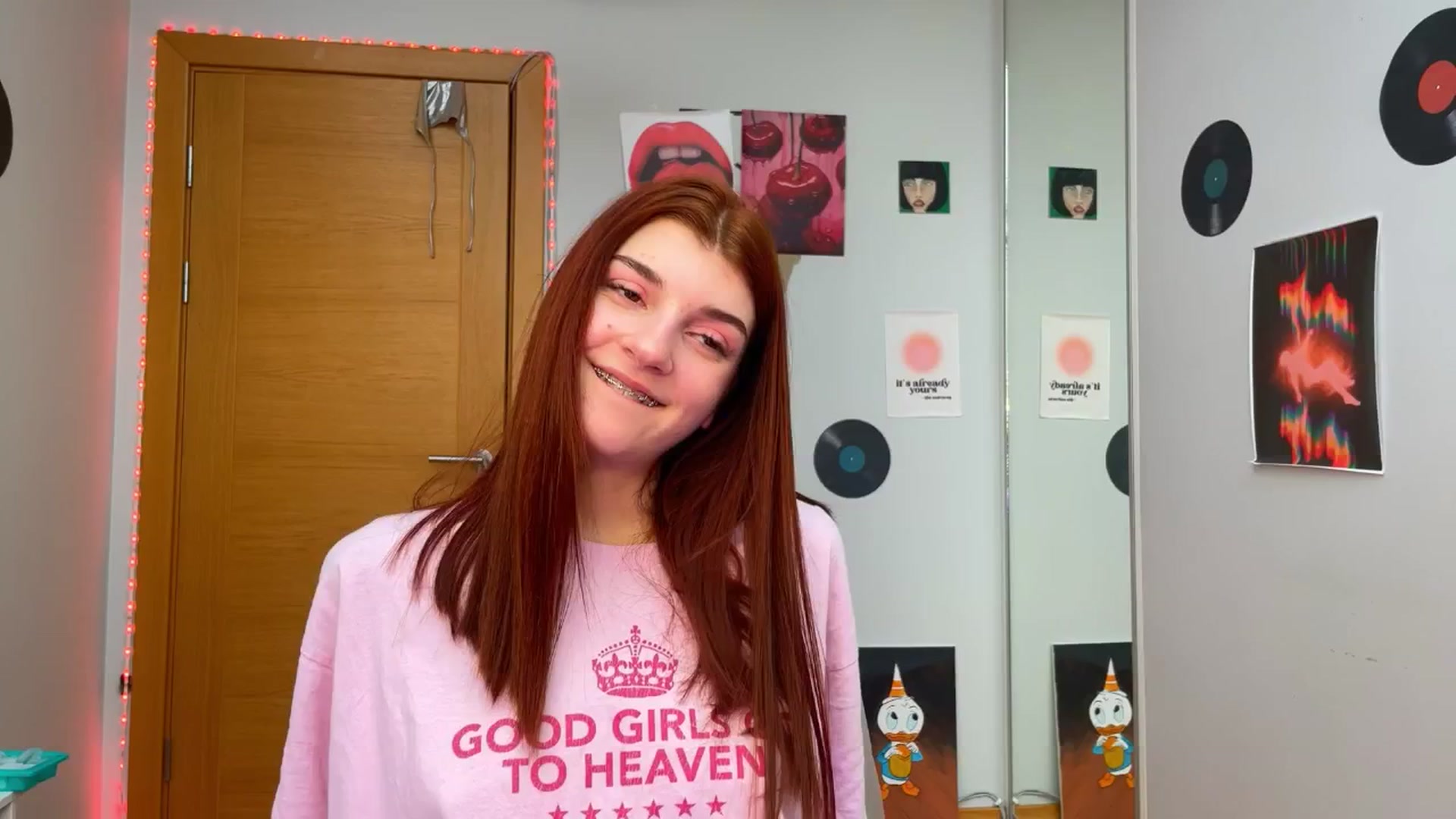 Gallery image thumbnail from BellaCute__'s myfreecams stream on, 12/03/2024, 10:16 image 2 of 20