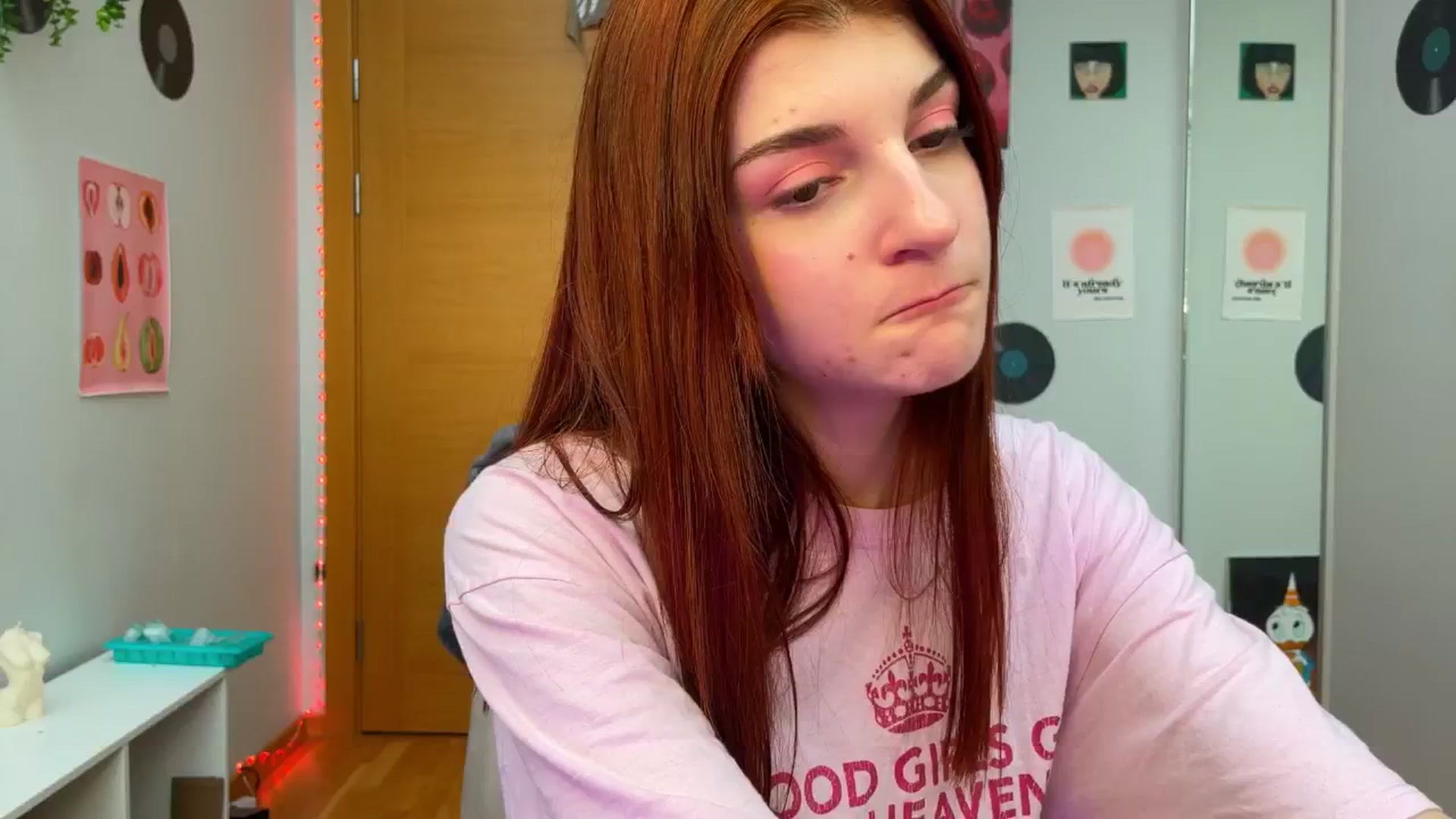 Gallery image thumbnail from BellaCute__'s myfreecams stream on, 12/03/2024, 10:16 image 12 of 20