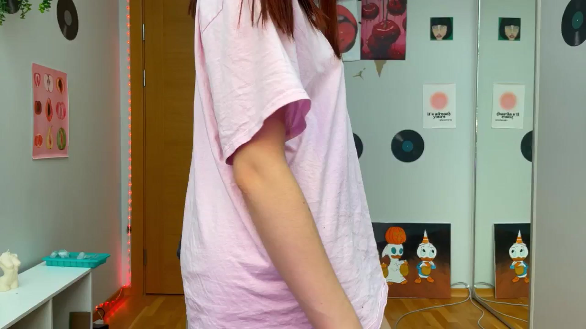 Gallery image thumbnail from BellaCute__'s myfreecams stream on, 12/03/2024, 10:16 image 13 of 20
