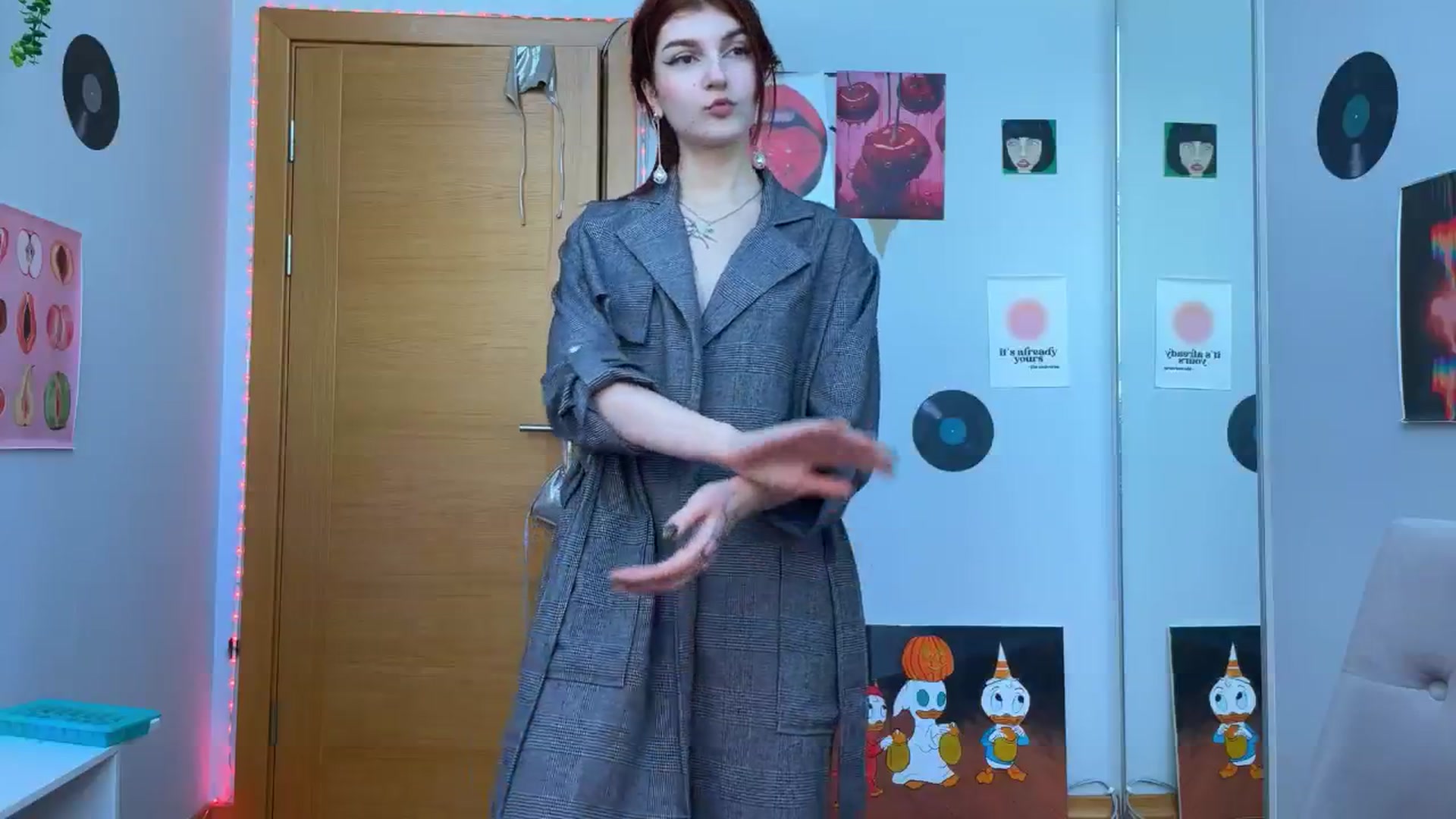 Gallery image thumbnail from BellaCute__'s myfreecams stream on, 12/04/2024, 09:07 image 8 of 20