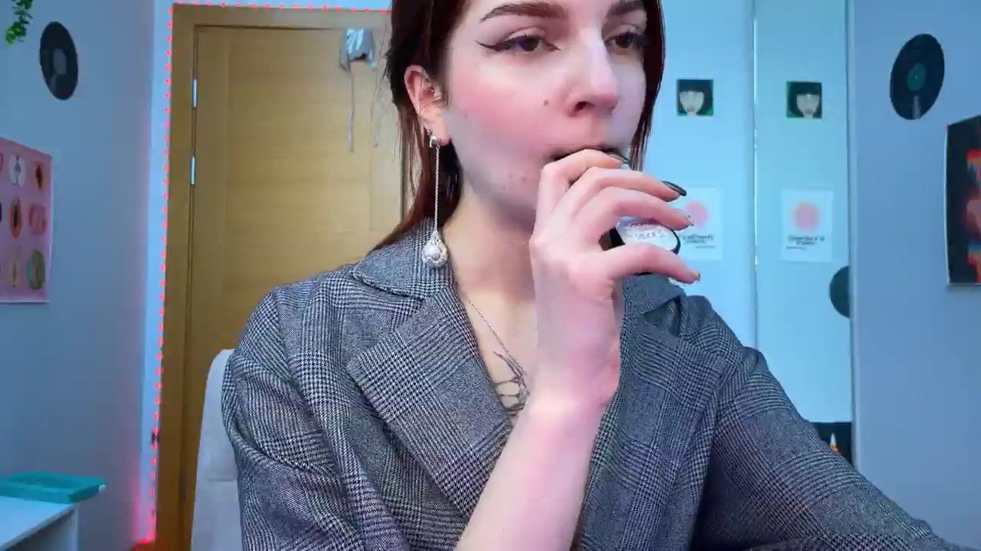 Gallery image thumbnail from BellaCute__'s myfreecams stream on, 12/04/2024, 09:07 image 5 of 20