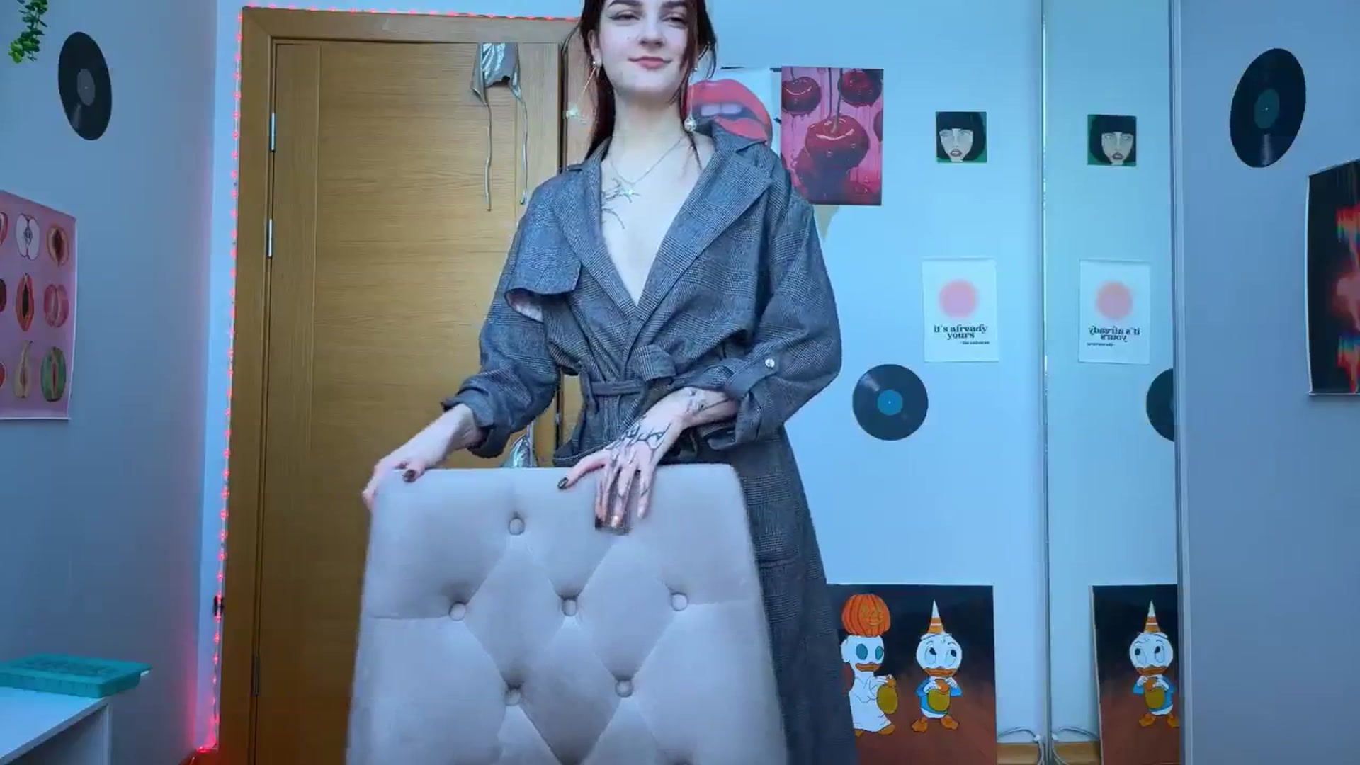 Gallery image thumbnail from BellaCute__'s myfreecams stream on, 12/04/2024, 09:07 image 7 of 20