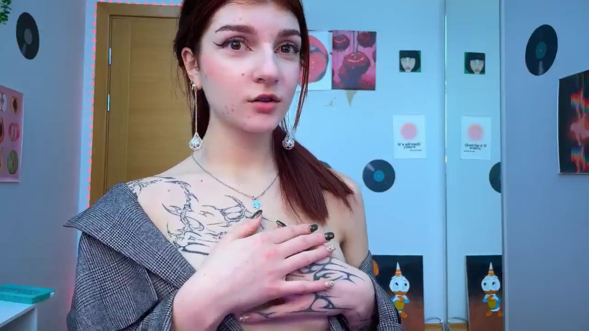 Gallery image thumbnail from BellaCute__'s myfreecams stream on, 12/04/2024, 09:07 image 3 of 20
