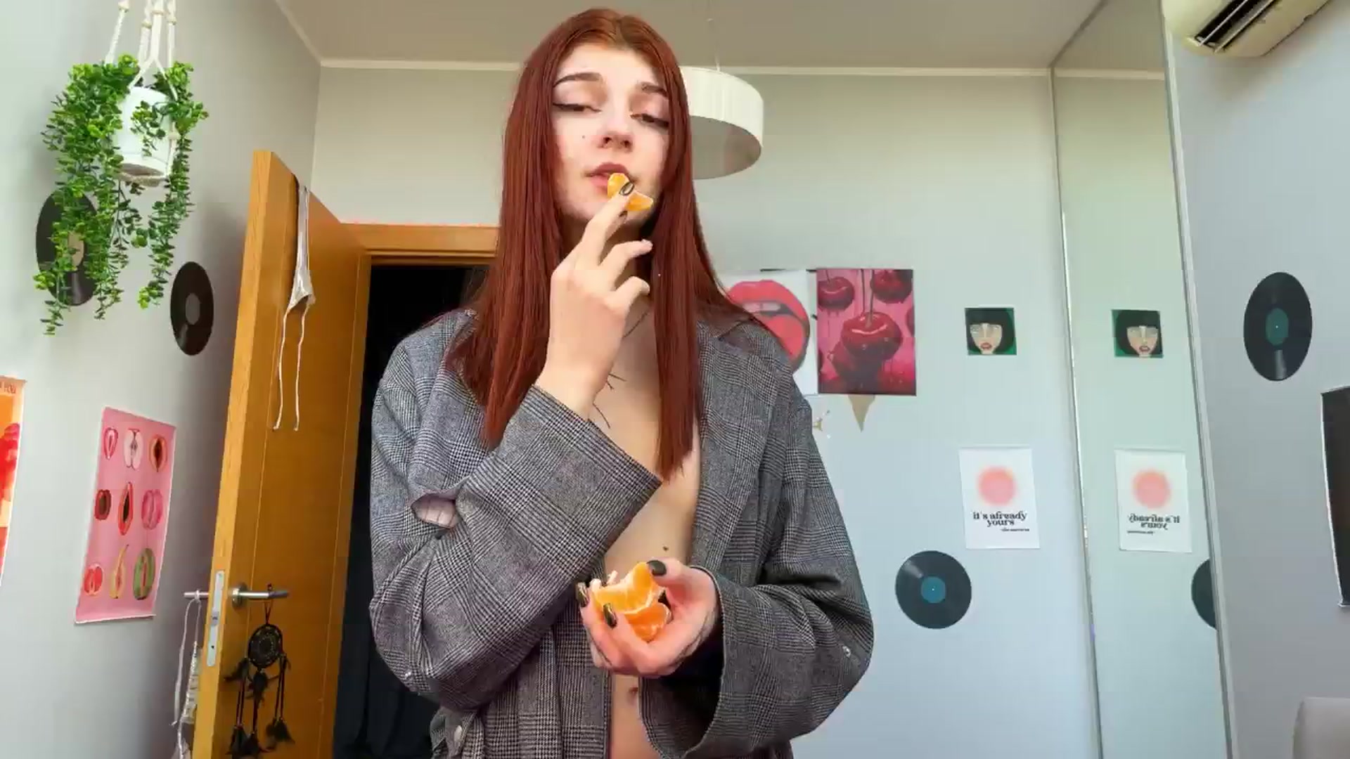 Gallery image thumbnail from BellaCute__'s myfreecams stream on, 12/04/2024, 09:49 image 1 of 20