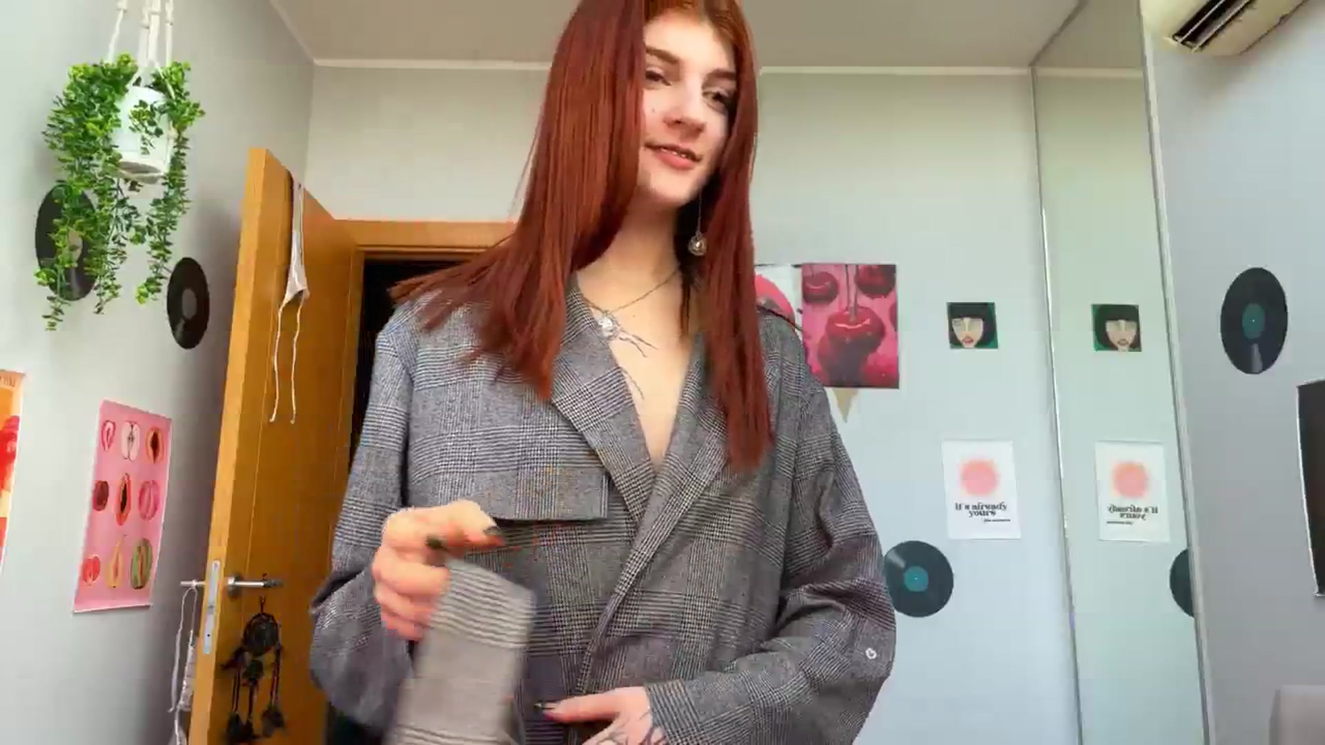 Gallery image thumbnail from BellaCute__'s myfreecams stream on, 12/04/2024, 09:49 image 5 of 20