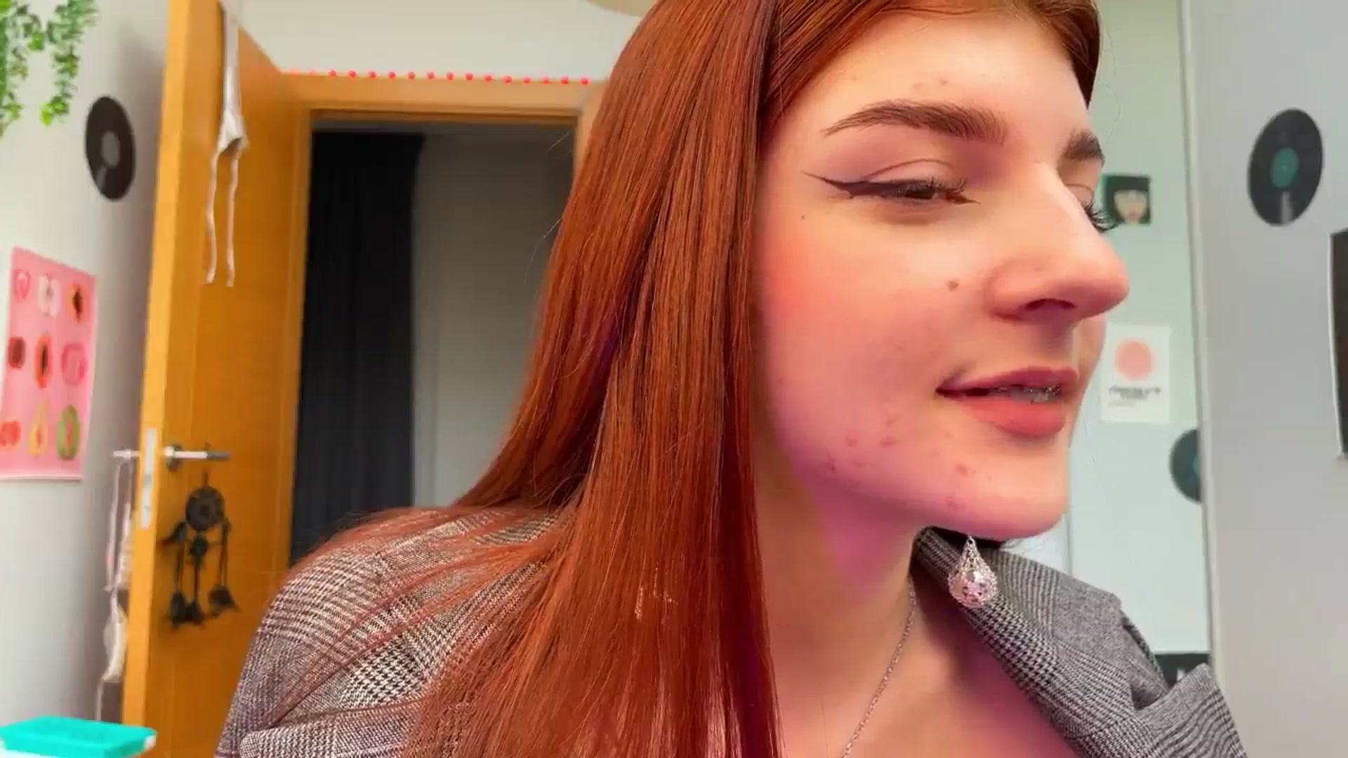 Gallery image thumbnail from BellaCute__'s myfreecams stream on, 12/04/2024, 09:49 image 18 of 20