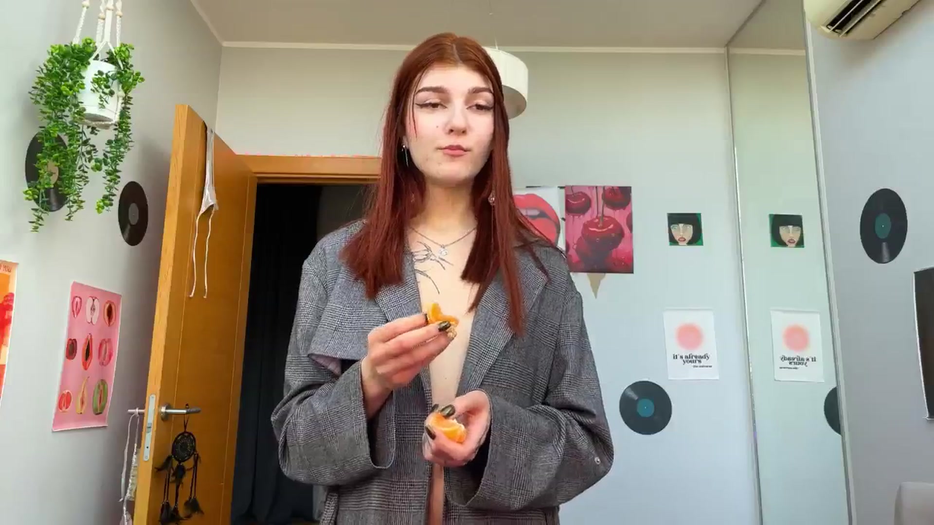 Gallery image thumbnail from BellaCute__'s myfreecams stream on, 12/04/2024, 09:49 image 2 of 20
