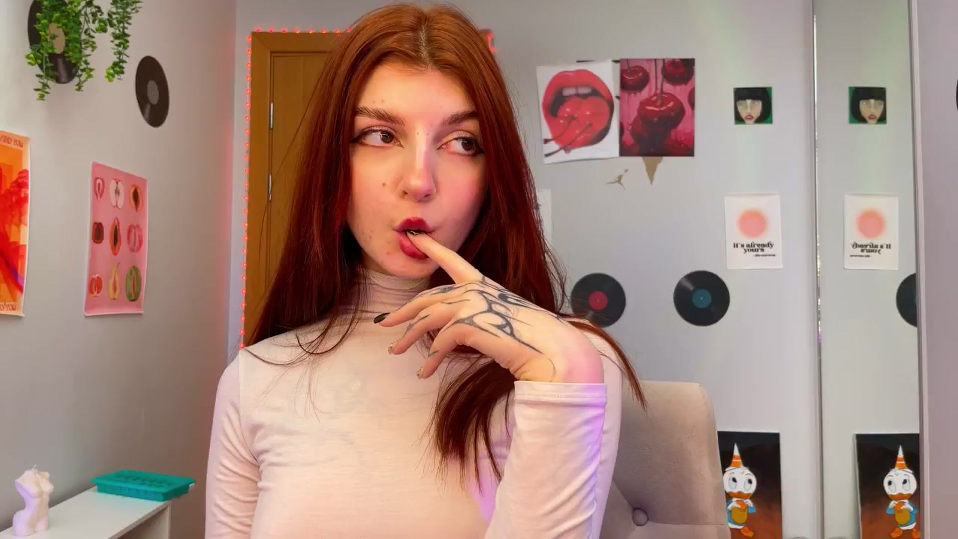 Gallery image thumbnail from BellaCute__'s myfreecams stream on, 12/05/2024, 09:20 image 1 of 20