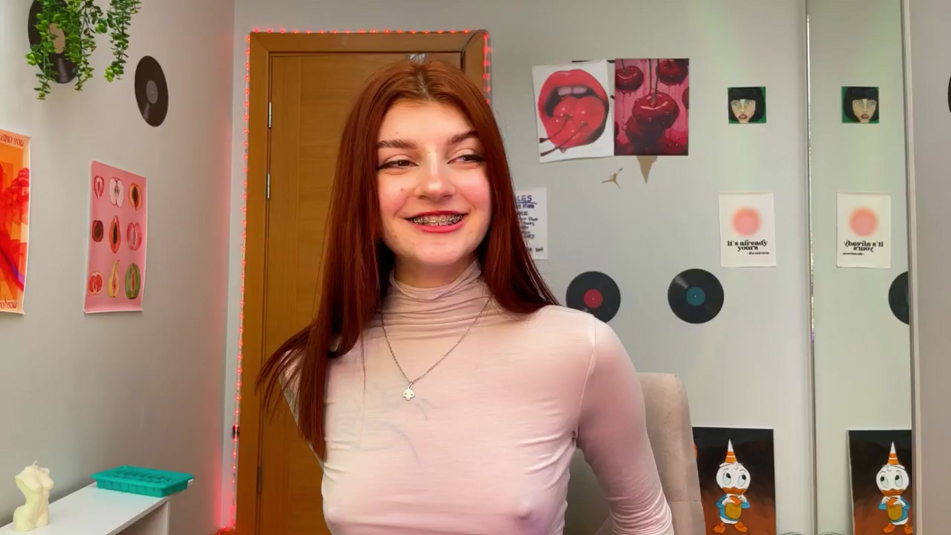 Gallery image thumbnail from BellaCute__'s myfreecams stream on, 12/05/2024, 09:20 image 3 of 20
