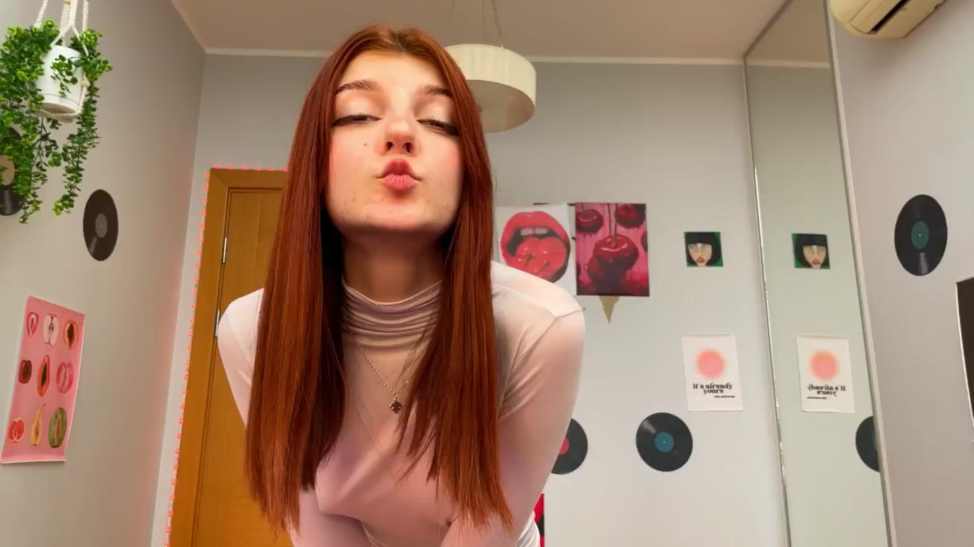 Gallery image thumbnail from BellaCute__'s myfreecams stream on, 12/05/2024, 10:16 image 20 of 20