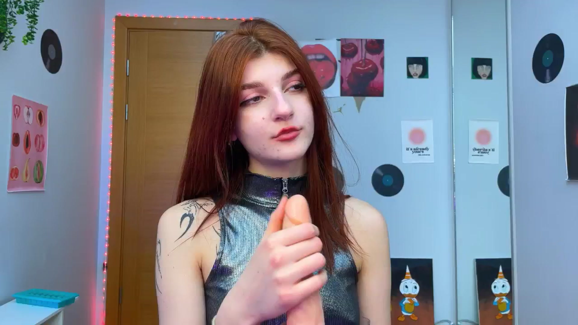 Gallery image thumbnail from BellaCute__'s myfreecams stream on, 12/06/2024, 10:19 image 16 of 20