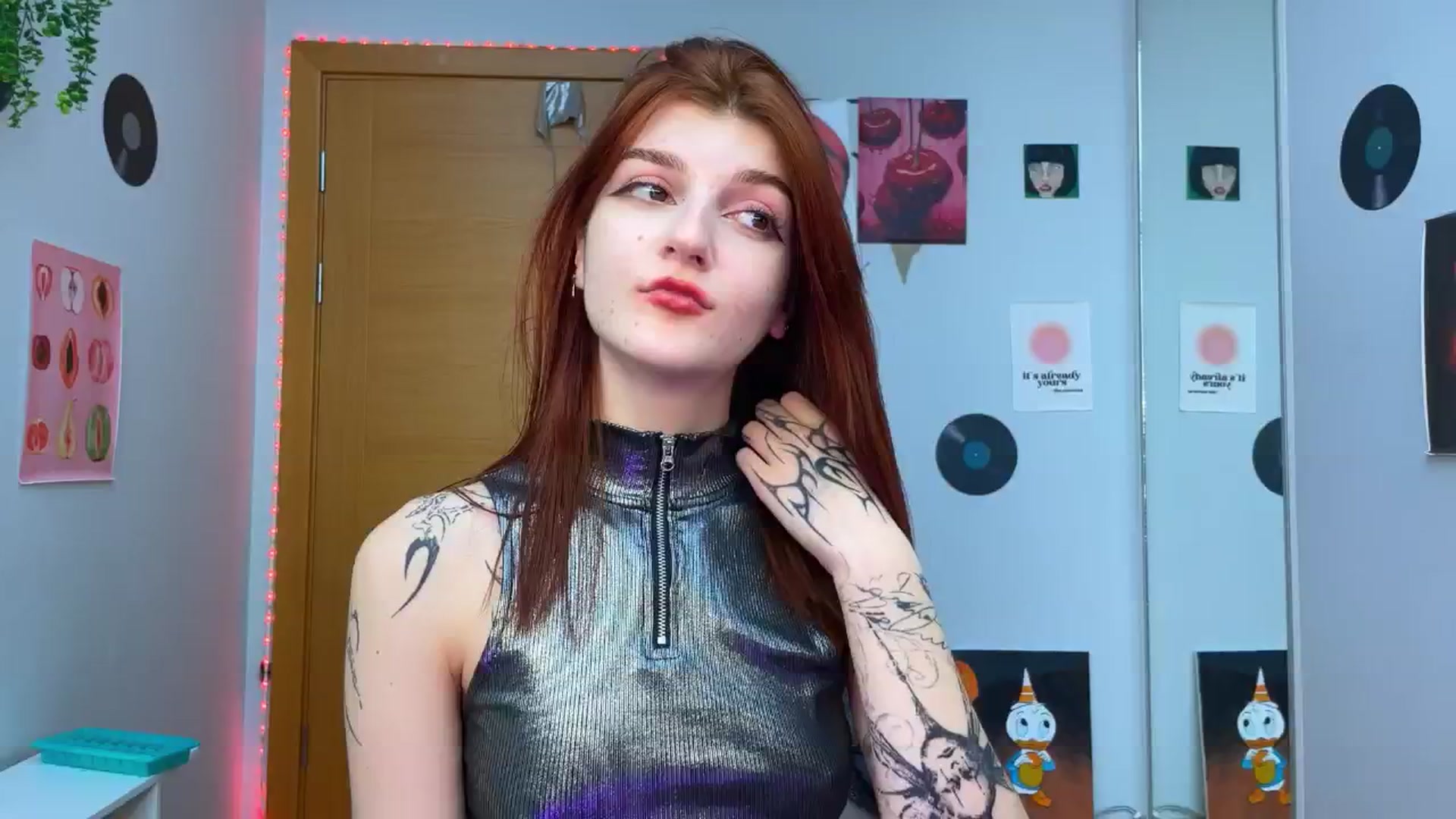 Gallery image thumbnail from BellaCute__'s myfreecams stream on, 12/06/2024, 10:19 image 11 of 20