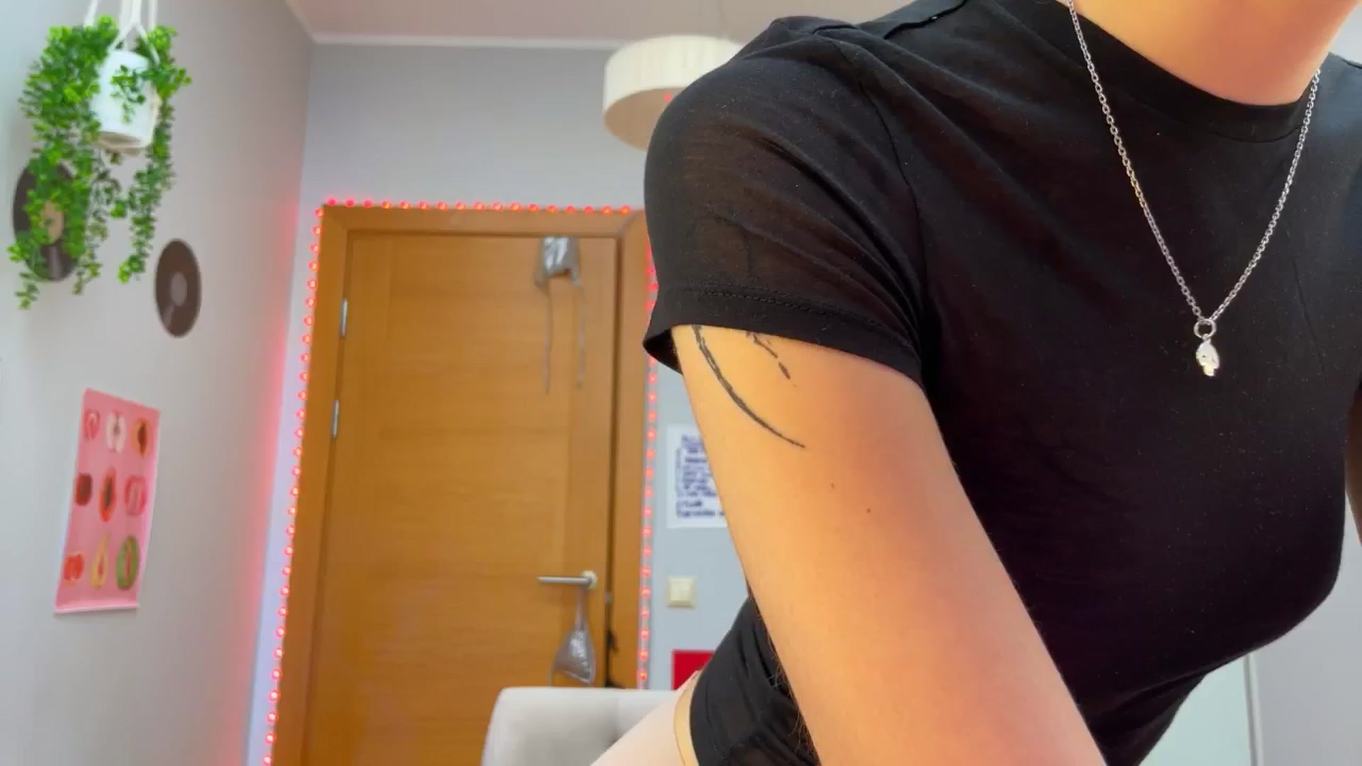 Gallery image thumbnail from BellaCute__'s myfreecams stream on, 12/09/2024, 08:49 image 2 of 20
