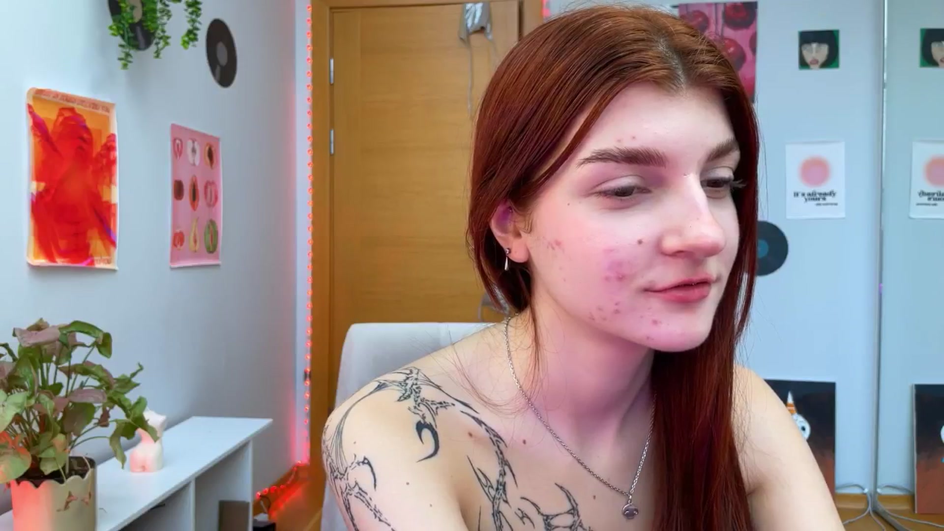 Gallery image thumbnail from BellaCute__'s myfreecams stream on, 12/09/2024, 11:17 image 8 of 20