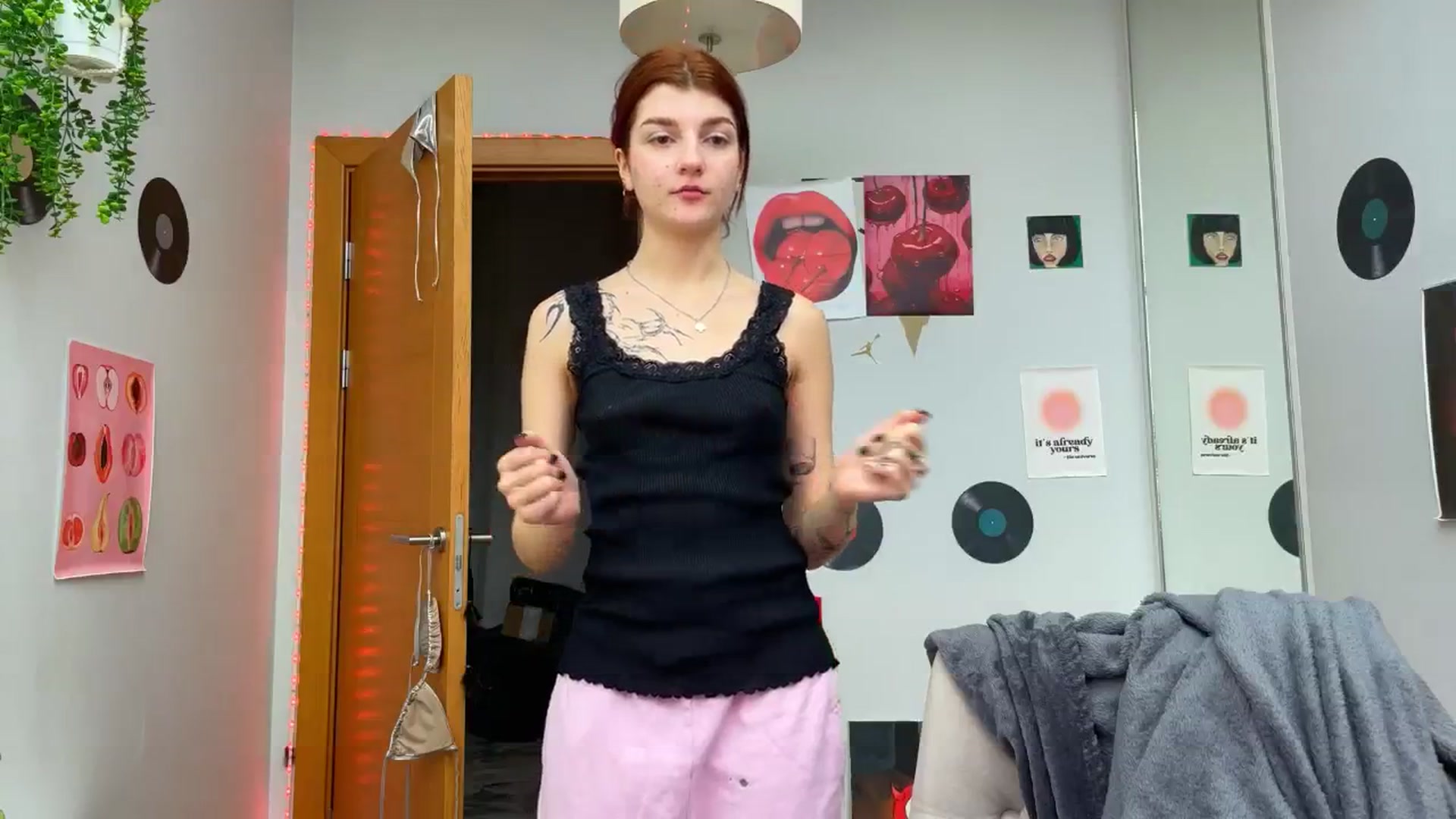 Gallery image thumbnail from BellaCute__'s myfreecams stream on, 12/09/2024, 11:17 image 20 of 20