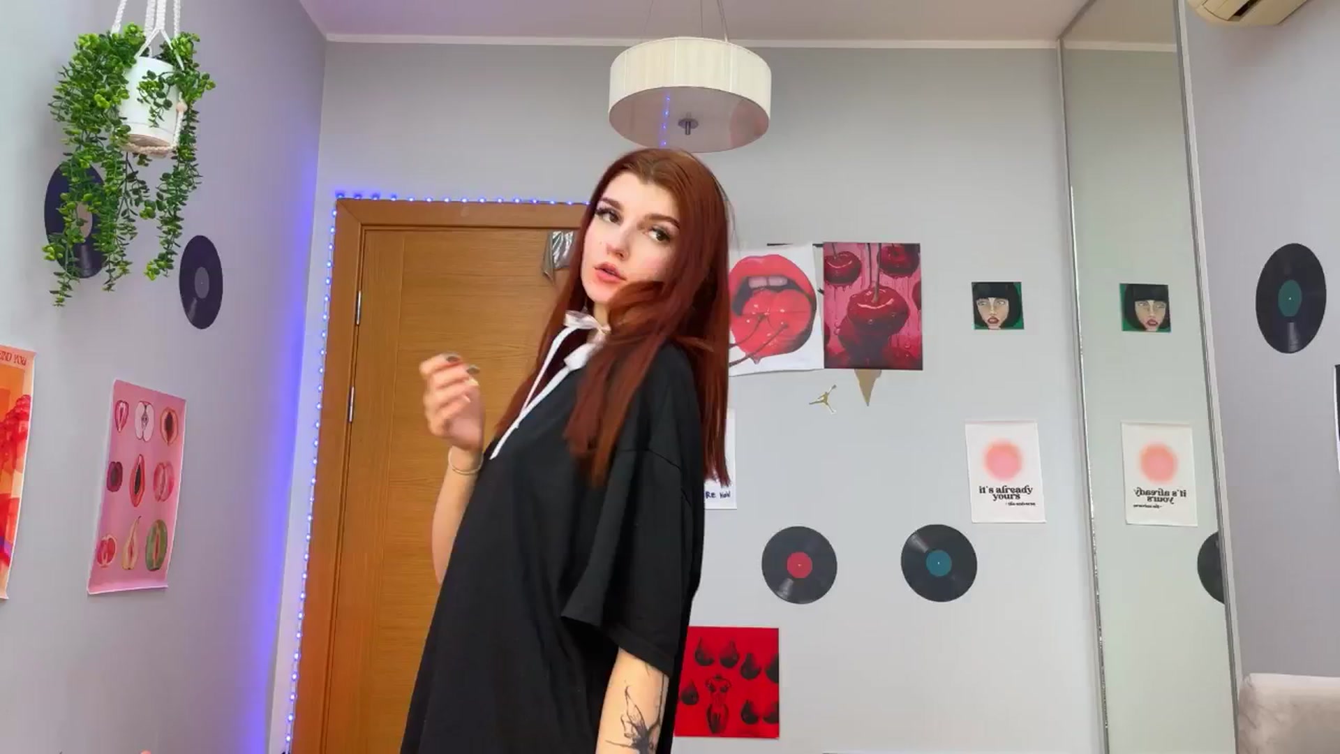 Gallery image thumbnail from BellaCute__'s myfreecams stream on, 12/12/2024, 10:48 image 11 of 20