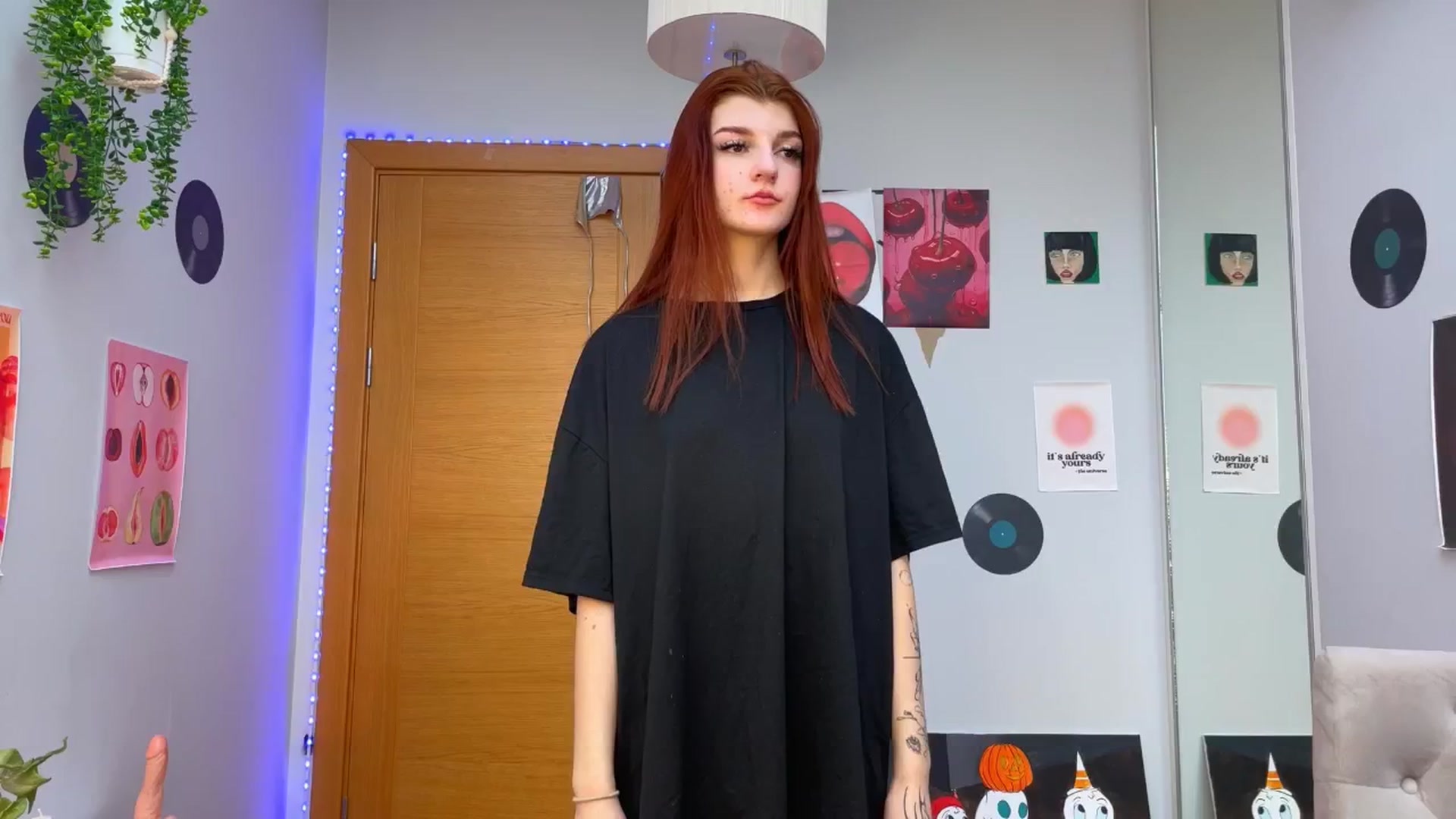 Gallery image thumbnail from BellaCute__'s myfreecams stream on, 12/12/2024, 10:48 image 14 of 20