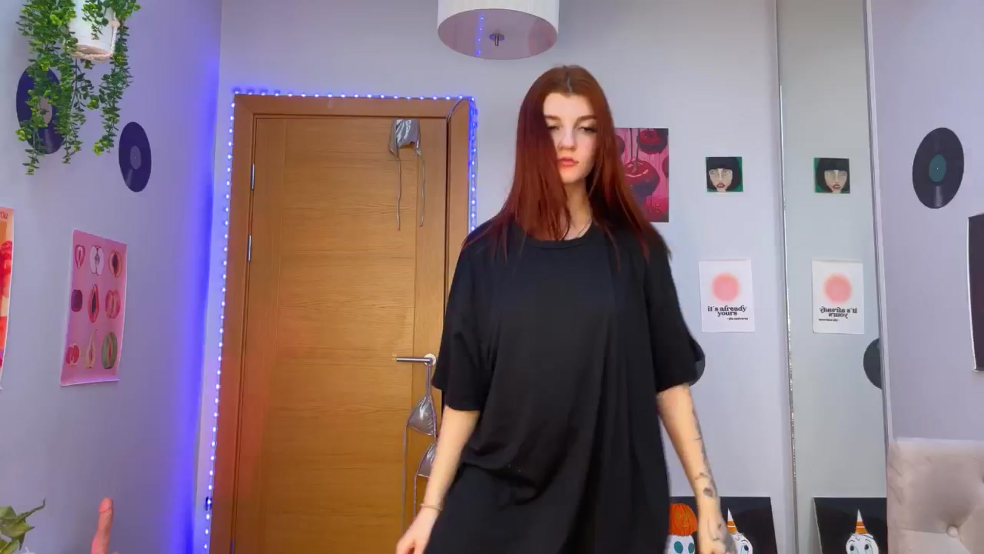 Gallery image thumbnail from BellaCute__'s myfreecams stream on, 12/12/2024, 10:48 image 15 of 20