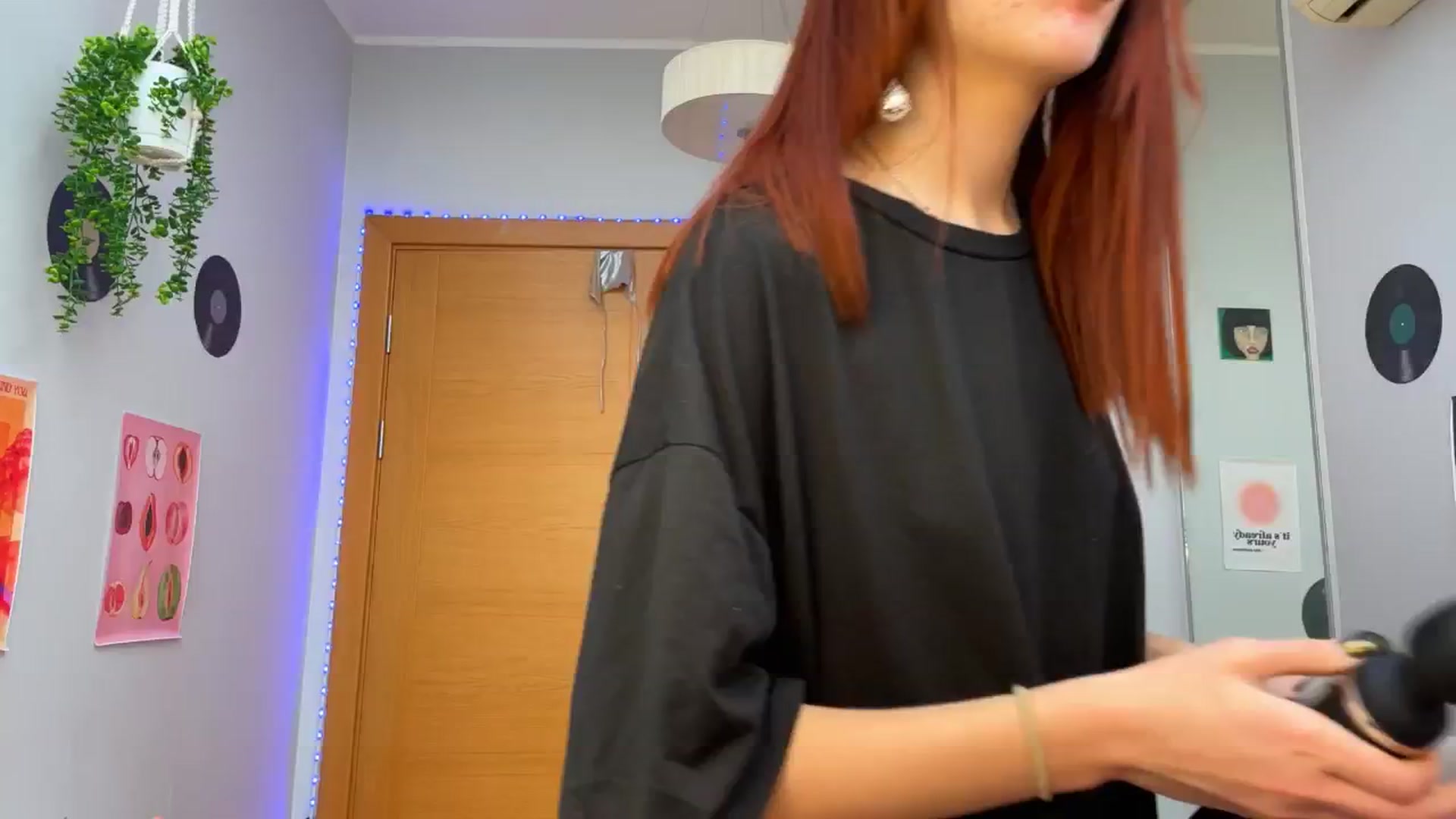 Gallery image thumbnail from BellaCute__'s myfreecams stream on, 12/12/2024, 10:48 image 10 of 20