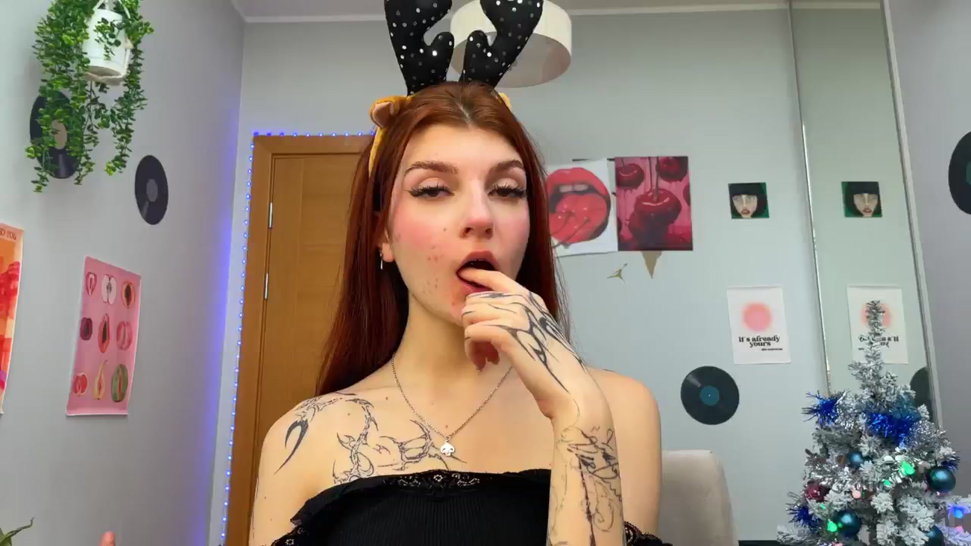 Gallery image thumbnail from BellaCute__'s myfreecams stream on, 12/13/2024, 11:01 image 9 of 20