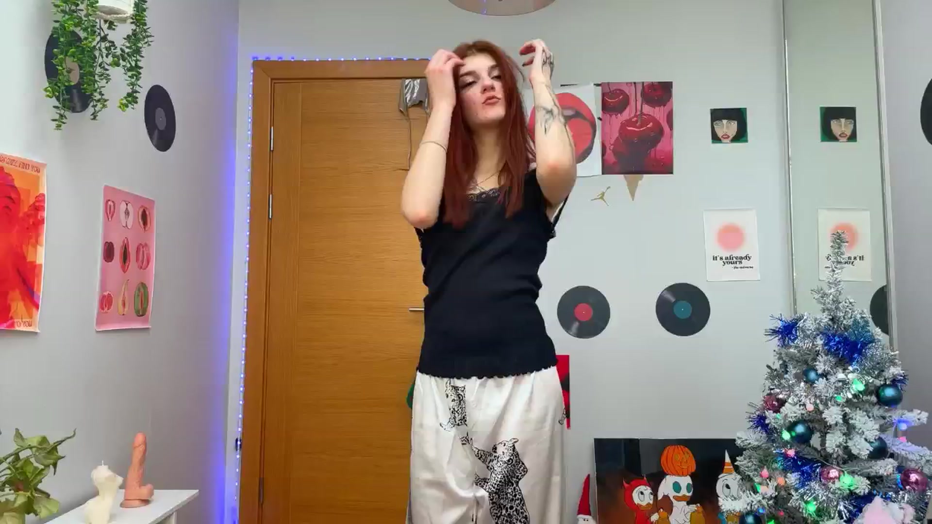 Gallery image thumbnail from BellaCute__'s myfreecams stream on, 12/13/2024, 11:01 image 4 of 20