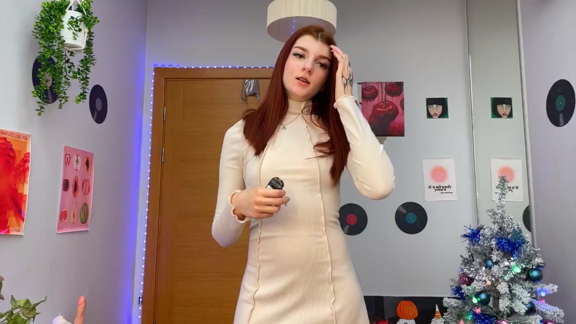 Gallery image thumbnail from BellaCute__'s myfreecams stream on, 12/14/2024, 09:52 image 15 of 20