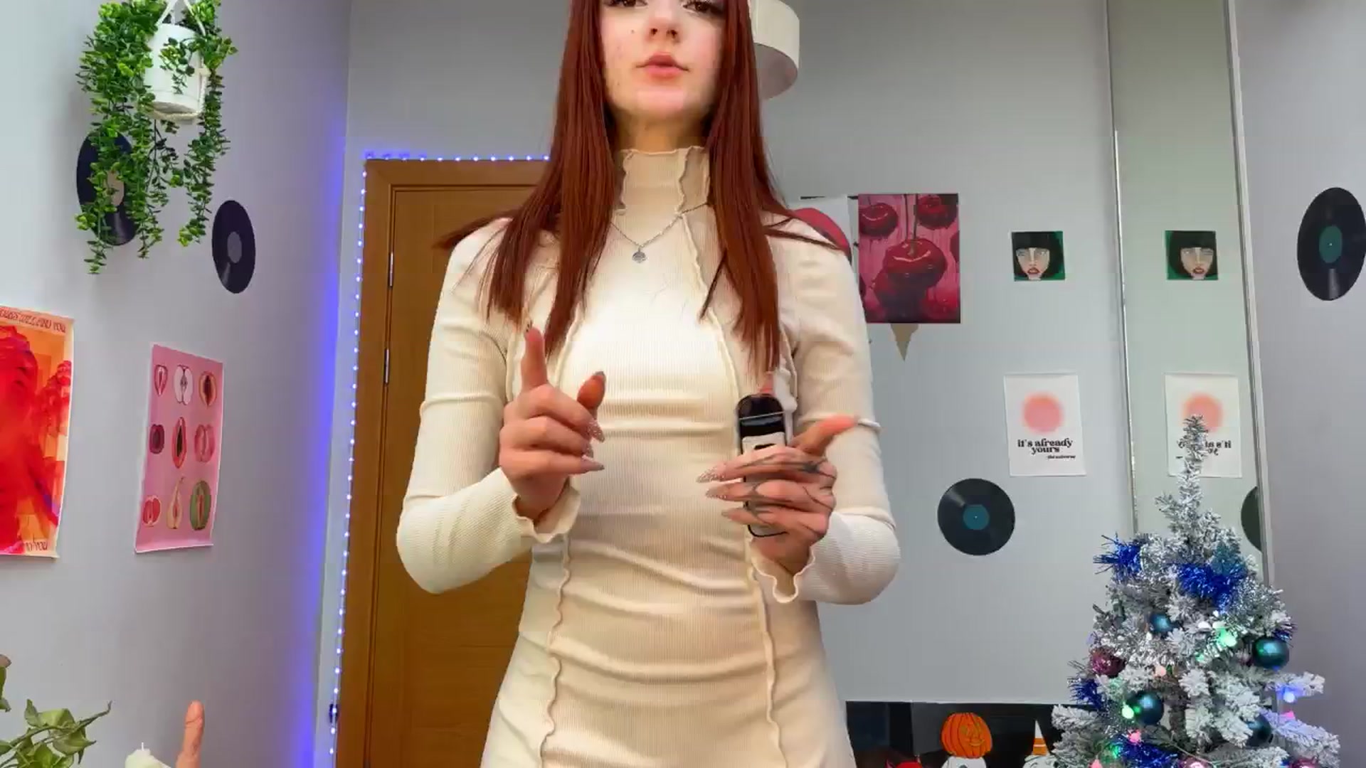 Gallery image thumbnail from BellaCute__'s myfreecams stream on, 12/14/2024, 09:52 image 1 of 20